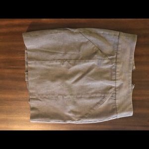 Banana Republic gray skirt (Size 4)